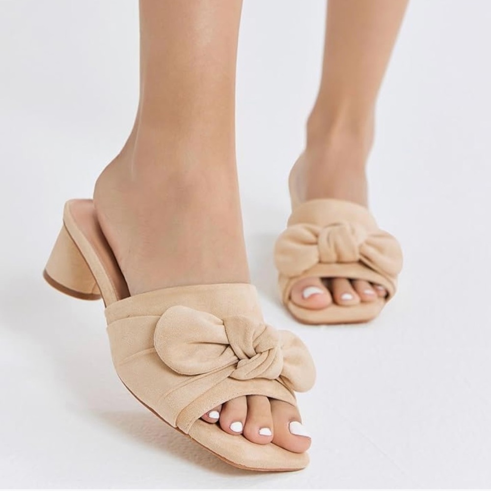 Suede Chunky kitten heels